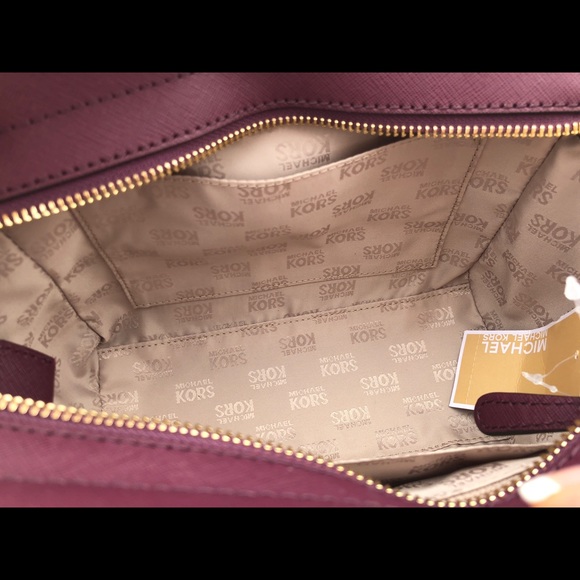 Gaby’sBags👜💕- Michael Kors SM Satchel Purple - Picture 6 of 8